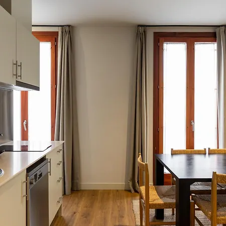Uma Suites Barceloneta Beach Apartament