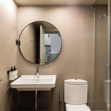 Uma Suites Barceloneta Beach